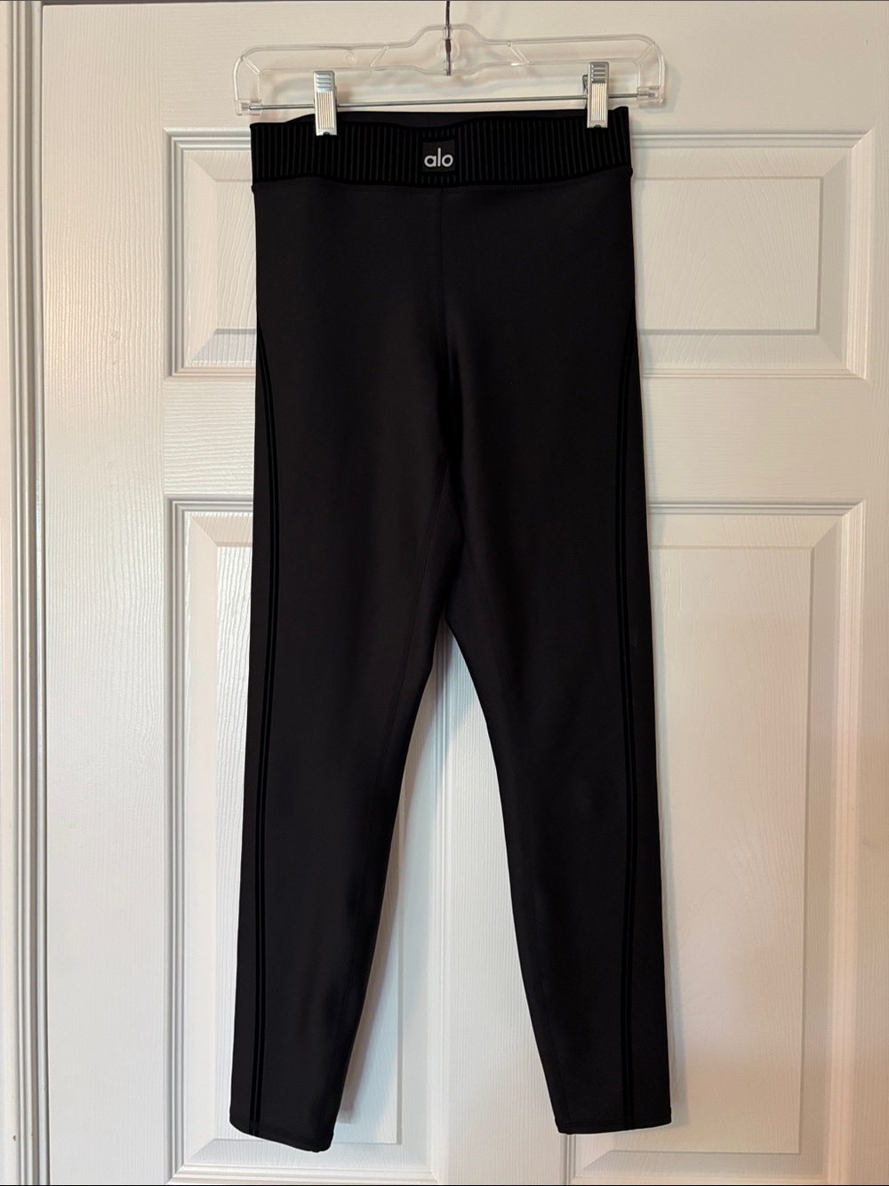 Alo Air Lift Like New Black 7/8 Athletic Leggings Size Small